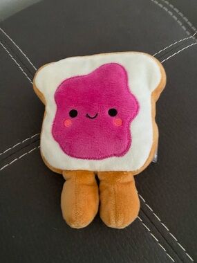 Hallmark Magnetic Plush Jelly Toast